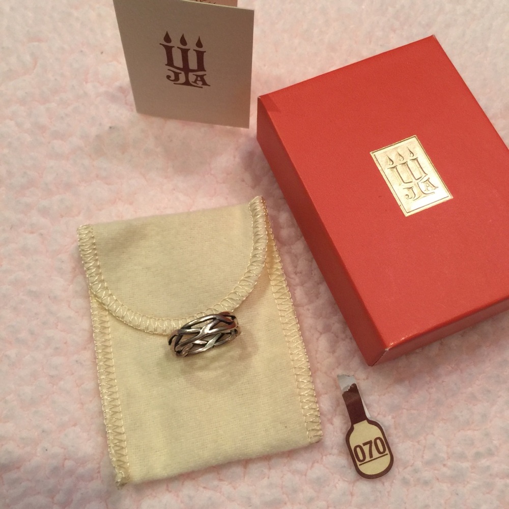 James Avery Tresse band ring (SOLD ON M)